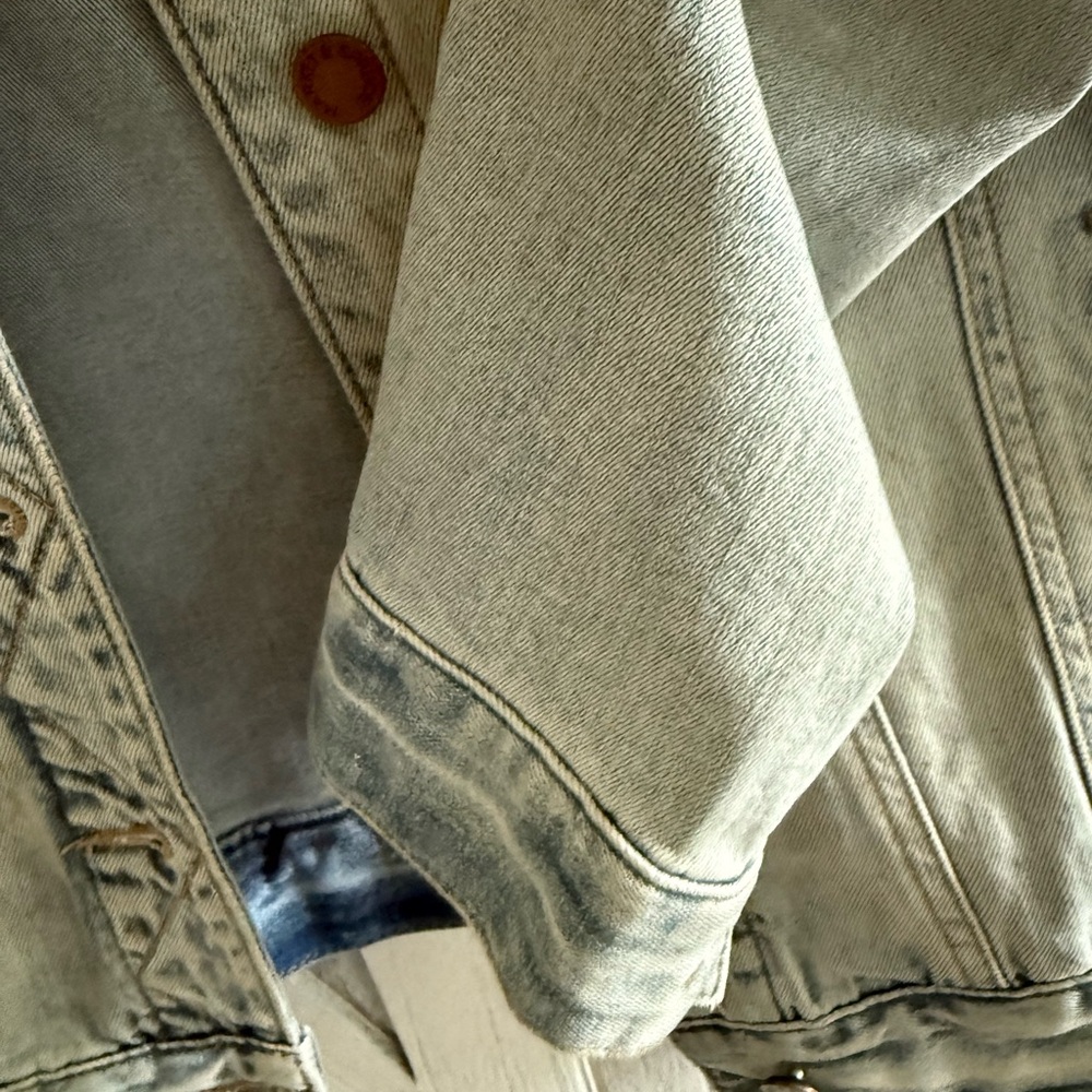 Super Flattering Market & Spruce Slight Stretch Denim Jacket - Picture 14 of 16